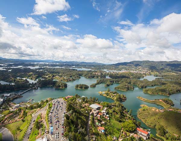 guatape_antioquia_un_paraiso_para_conocer_en_colombia